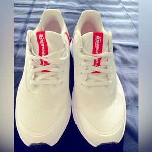 Nike Star Runner 3 Low, White, Black, Dark Hot Pink, Youth 6Y, Women’s 7.5